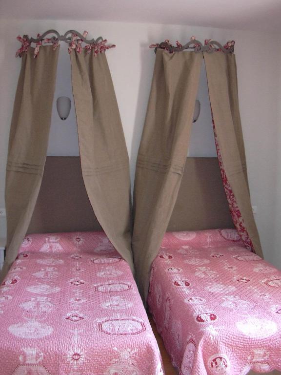 Logis Restaurant Des Pins Hotel 3*
