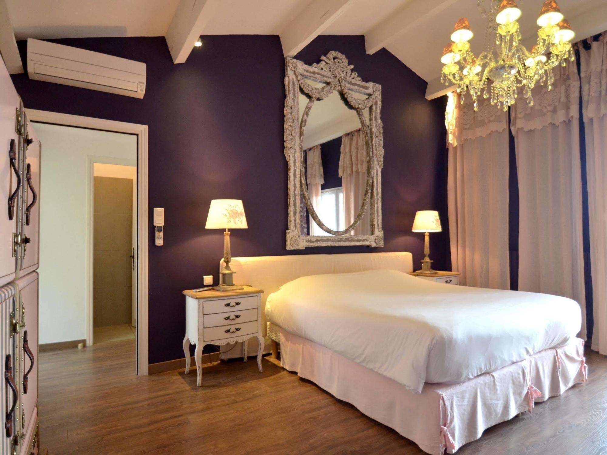 Logis Restaurant Des Pins Hotel
