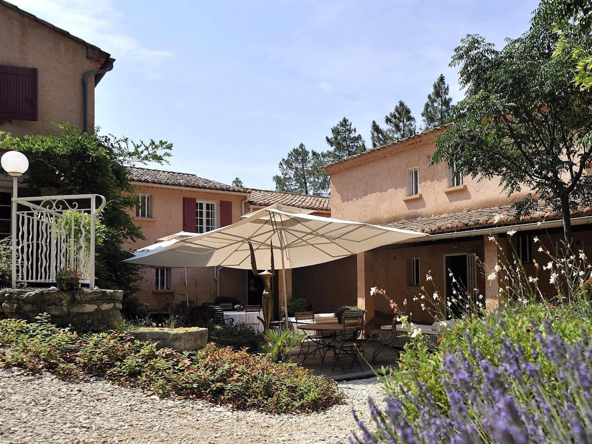 Hotel Logis Restaurant Des Pins 3*