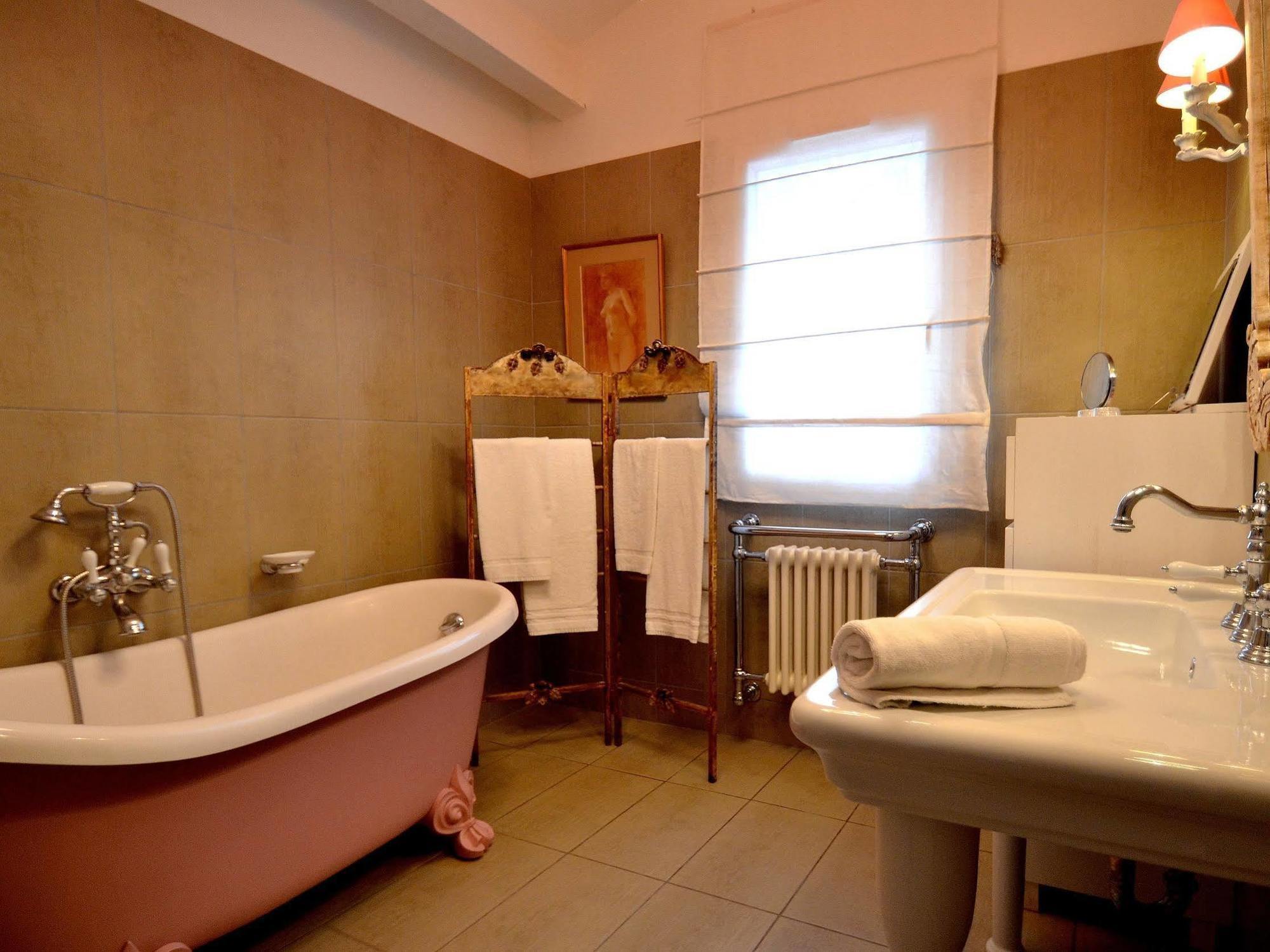 Logis Restaurant Des Pins Hotel 3*