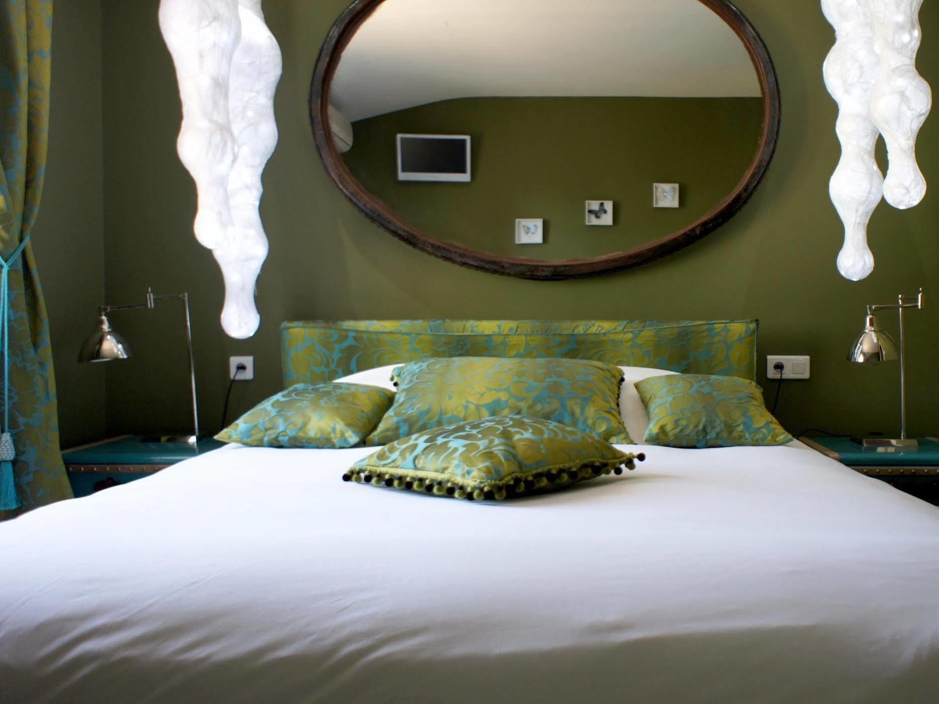 Hotel Logis Restaurant Des Pins 3*